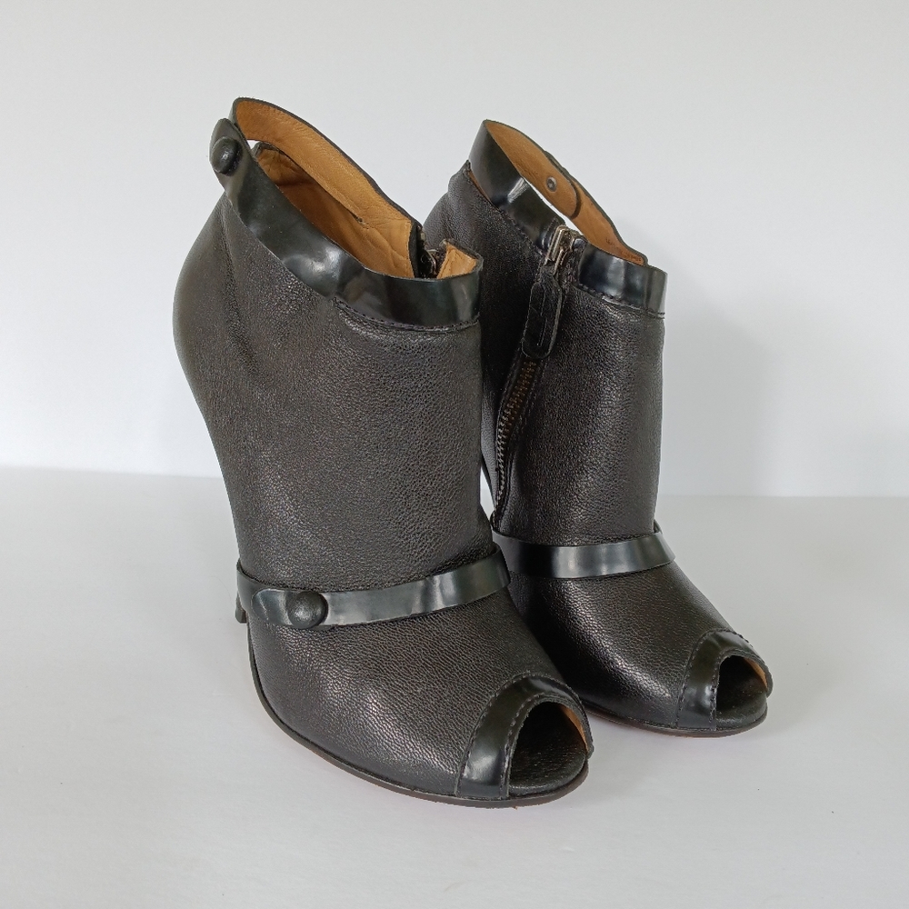 L.A.M.B. Black Leather Shooties / Peep Toe Booties High heels Size 8M